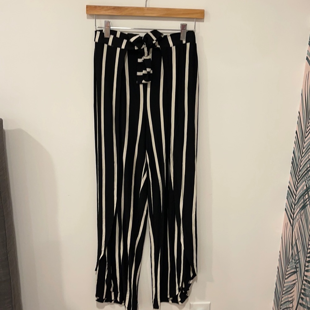High rise black and white flowy pants